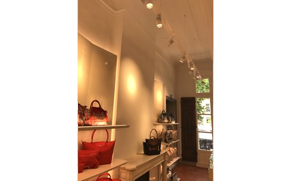 éclairage boutique Longchamp